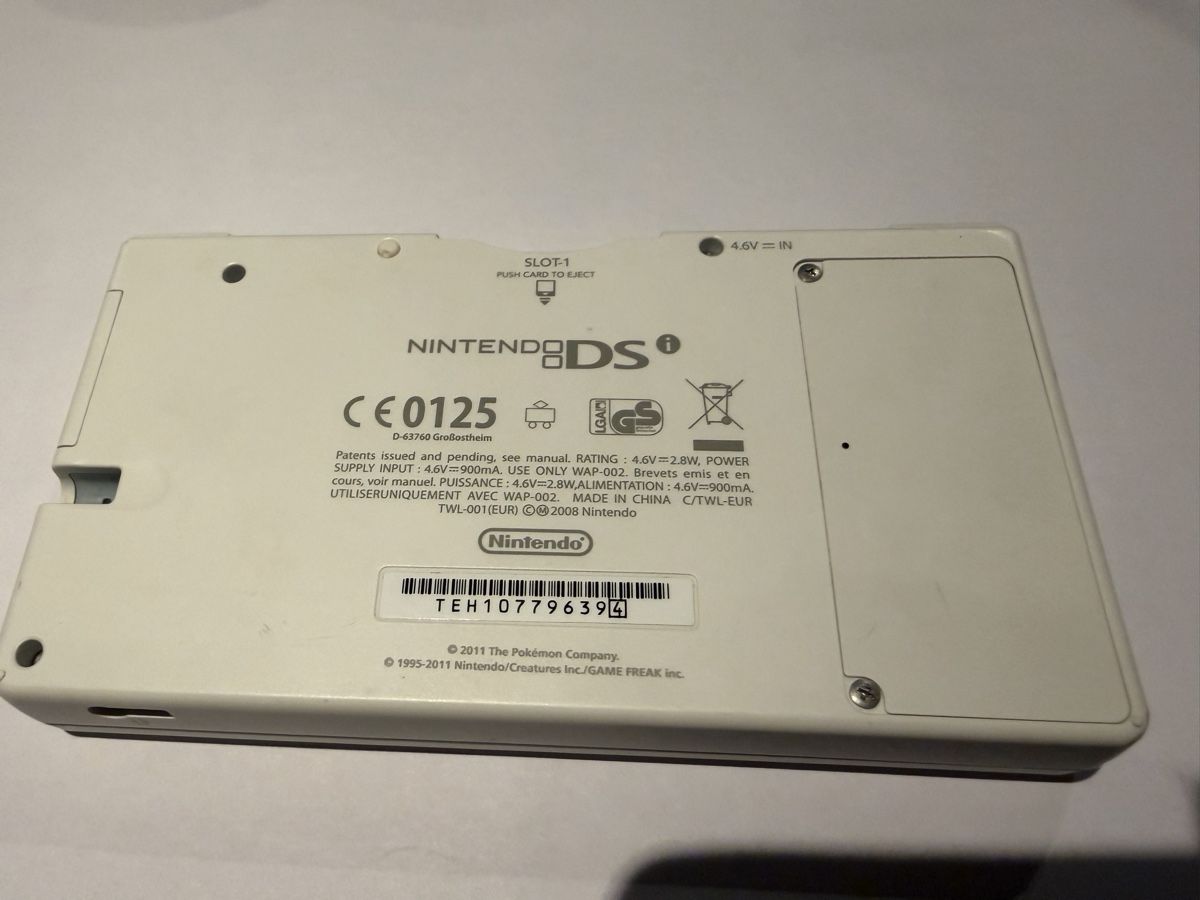 Nintendo Console: Nintendo DSi en édition limitée Pokémon Reshiram & Zekrom – Usato da Echallens venduto da JAR69 2