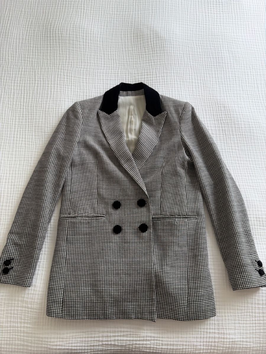 Jacken: Klassischer Blazer mit Samt-Kragen und Knöpfe – Gebraucht aus Au ZH von eac_gm25