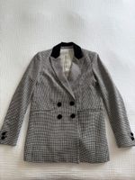 Klassischer Blazer mit Samt-Kragen und Knöpfe