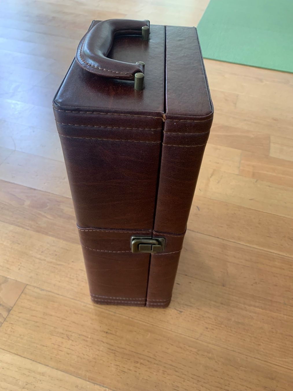 Reisekoffer: Weinreisekoffer Leder braun mit Zapfenzieher – Gebraucht aus Rüschlikon von Brixen07 6