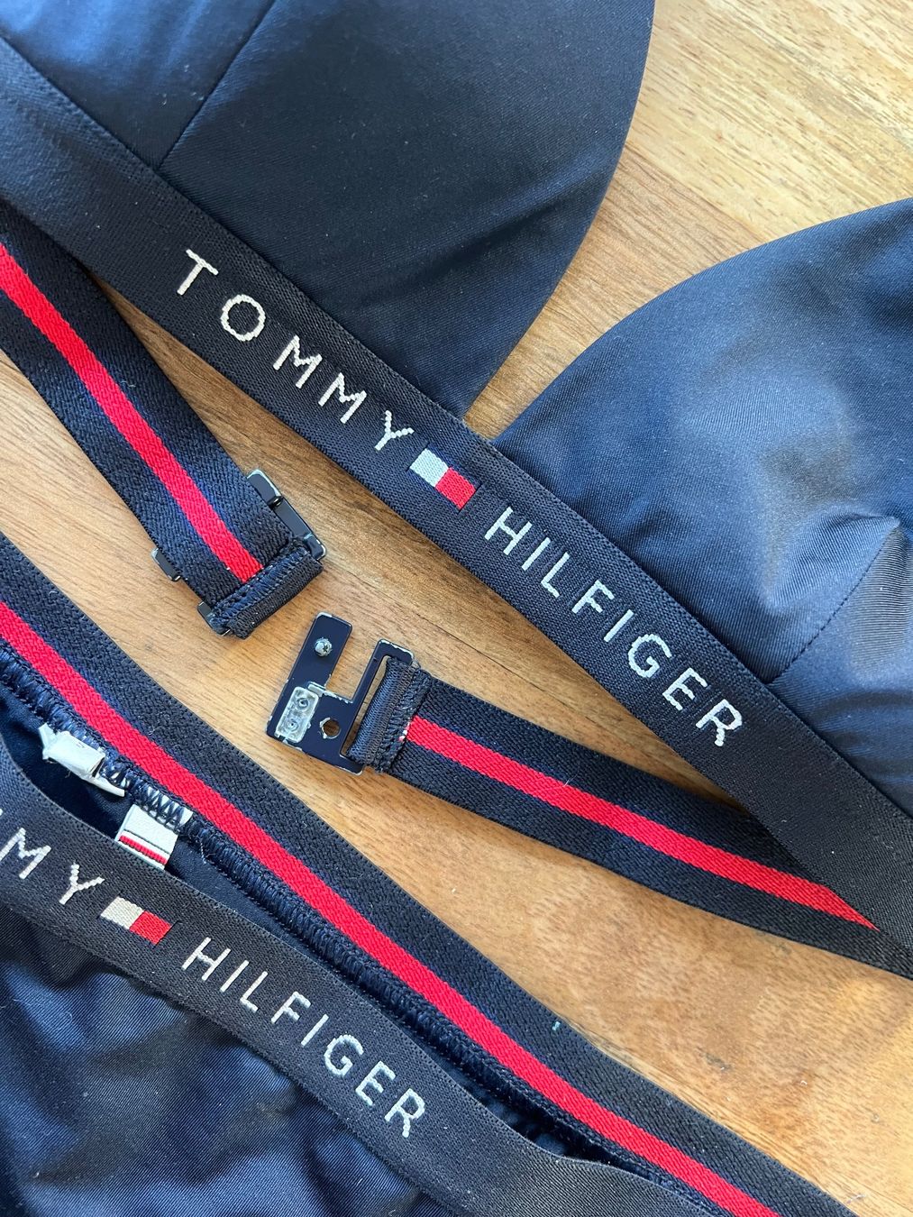 Tommy Hilfiger Costumi da bagno & Bikini: Tommy Hilfiger Navy Blue Bikini Set Size S – Nuovo (secondo la descrizione) da Lufingen venduto da bombolulu 3