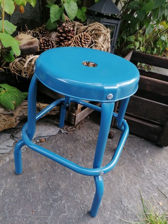 Blauer Metall-Hocker von IKEA (Neu (gemäss Beschreibung)) in Sevelen ...