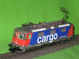 SBB Cargo Re 4/4 421 374-0  Verision einfache DELTA NEU**