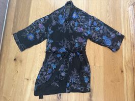 Kimono mit Blumenmuster Grösse M von Globus