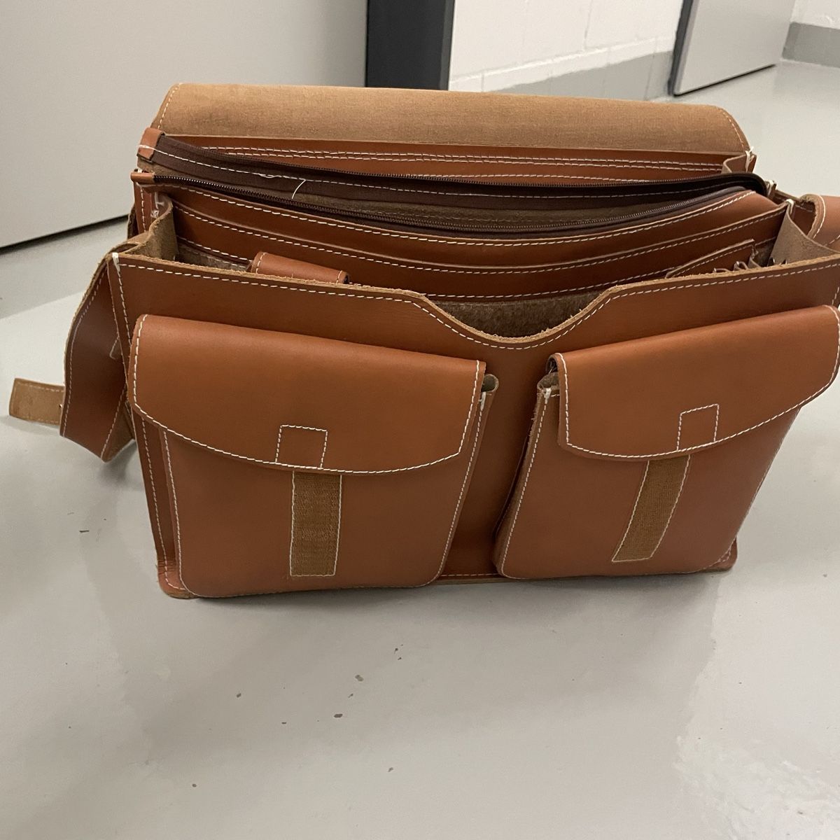 Koffer & Taschen: Grosse Aktentasche/ Lehrertasche aus Leder – Gebraucht aus Oetwil am See von mar_t7ct 6