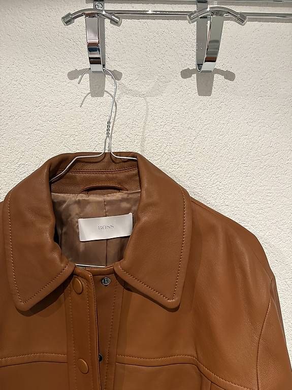 Vestes: Hugo Boss Lederjacke Grösse 40 – D'occasion à Unterägeri par mar_96hk 3