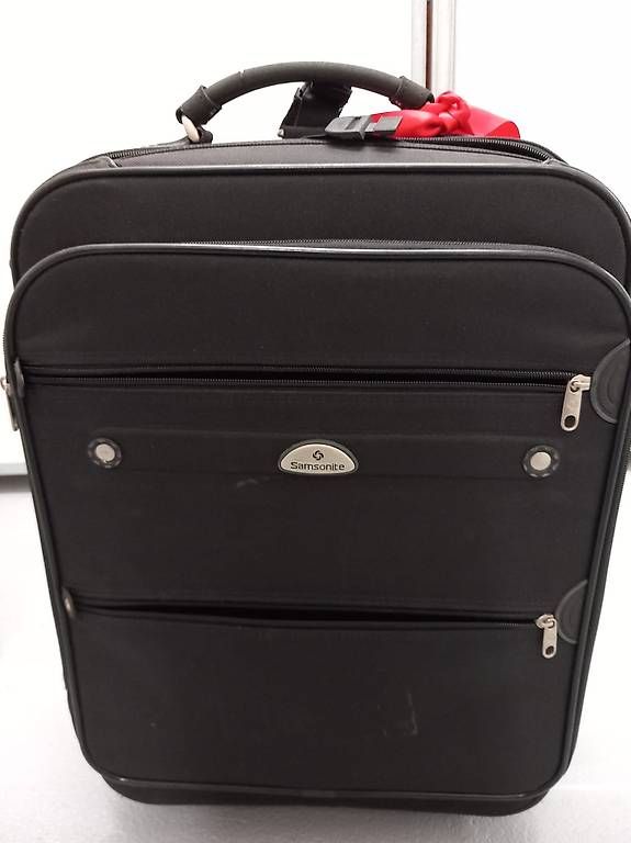 Valigie: Valigia trolley Samsonite nera – Usato da Minusio venduto da son_mrf5