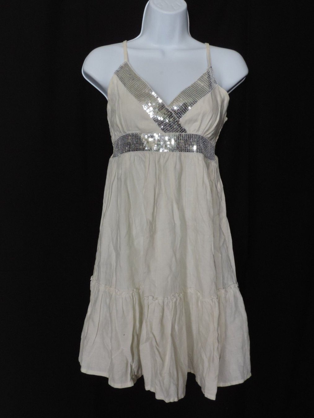 Kleider: robe blanche avec strass – Gebraucht aus Genève von Axelle333