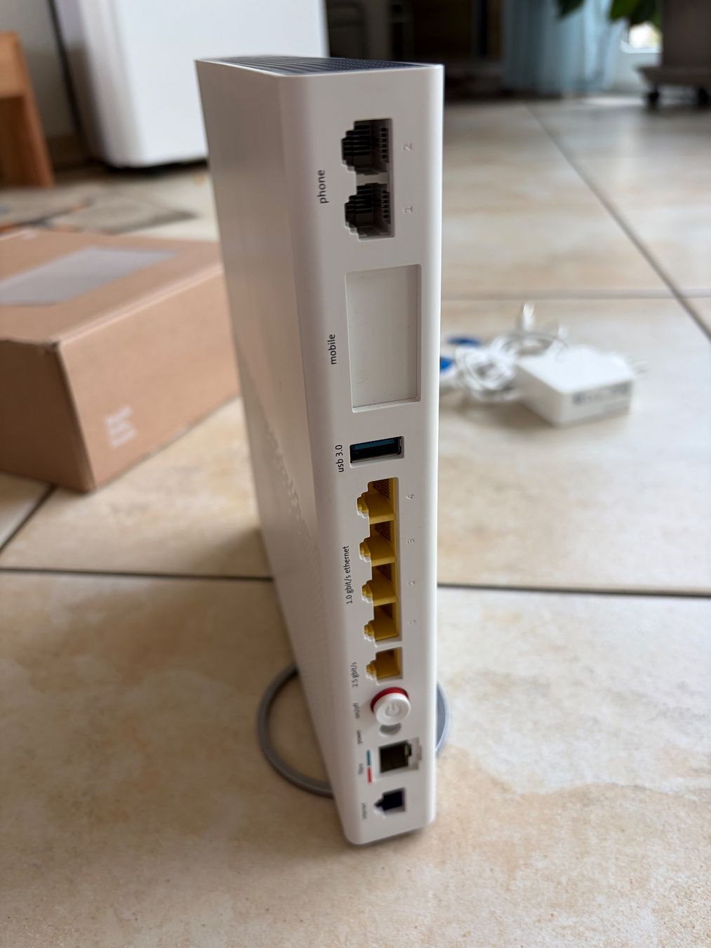 Swisscom Modem & Router: Internet-Box 3 Swisscom WLAN Router – Usato da Brüttisellen venduto da Fabiii.st 3