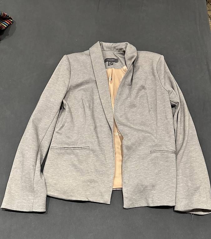 Jacken: Blazer Grau  – Gebraucht aus Sarnen von Sejosa15