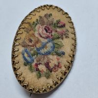 Vintage Petit Point Brosche Stickerei Blumen Gold #C3