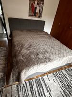 Doppelbett mit Kopfteil grau Stoffbezug guter Zustand