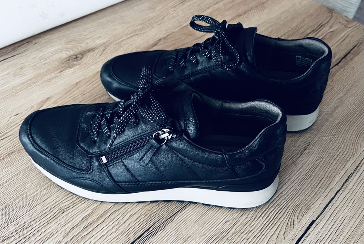 Scarpe da donna: Leder-Sneaker Gr. 41 navyblau bequem – Usato da Gurmels venduto da Roro57 1