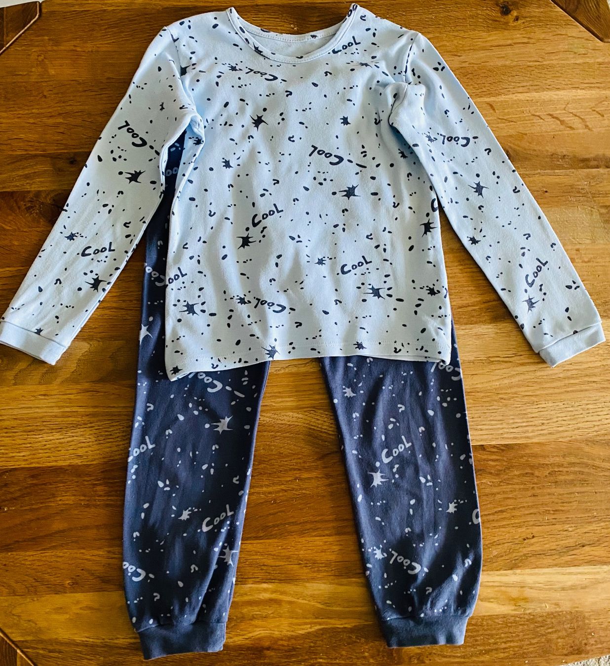 Pigiama & Simili: Jungen-Pyji COOL, 122cm, Baumwolle, Briefversand – Usato da Bassersdorf venduto da och_928l