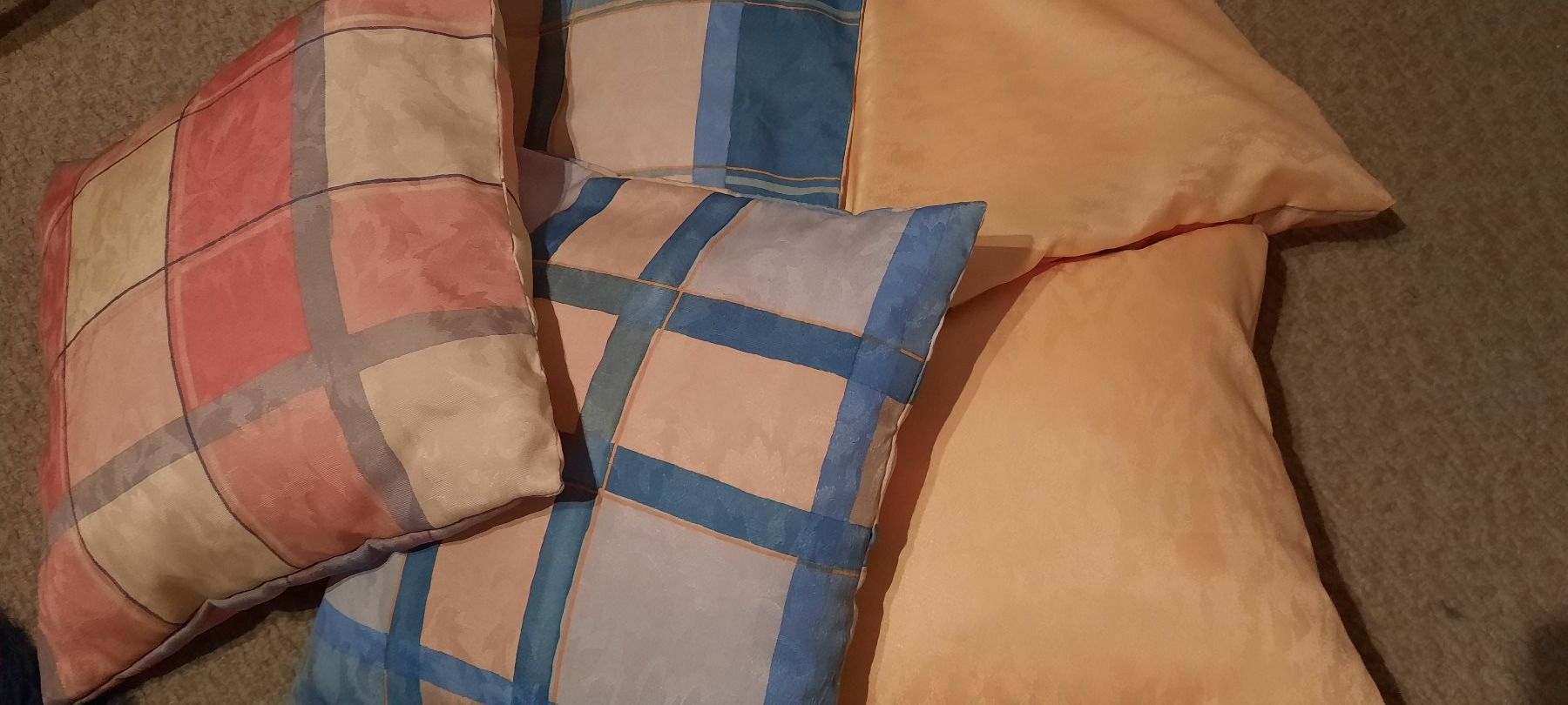 Cuscini: Neue Sofakissen – Nuovo (secondo la descrizione) da Degersheim venduto da chatzgrau