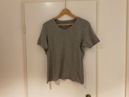 T-Shirt grau Gr. M , sehr gut erhalten