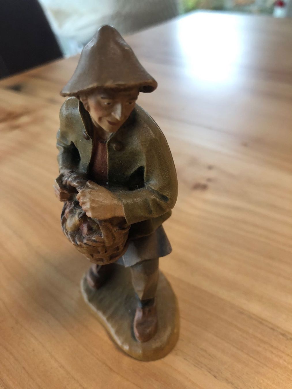 Figuren: Holzfigur Bauer mit Korb, Von LEPI – Gebraucht aus Kaltbrunn von lagone1