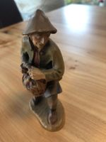 Holzfigur Bauer mit Korb, Von LEPI