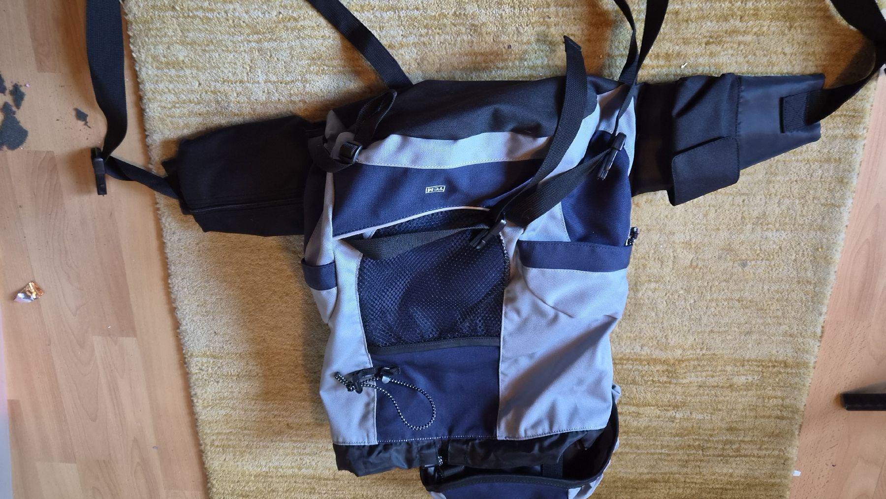 Zaini: Wanderrucksack TCM blau grau mit Netzfach  – Usato da Kölliken venduto da MissesBossTop1