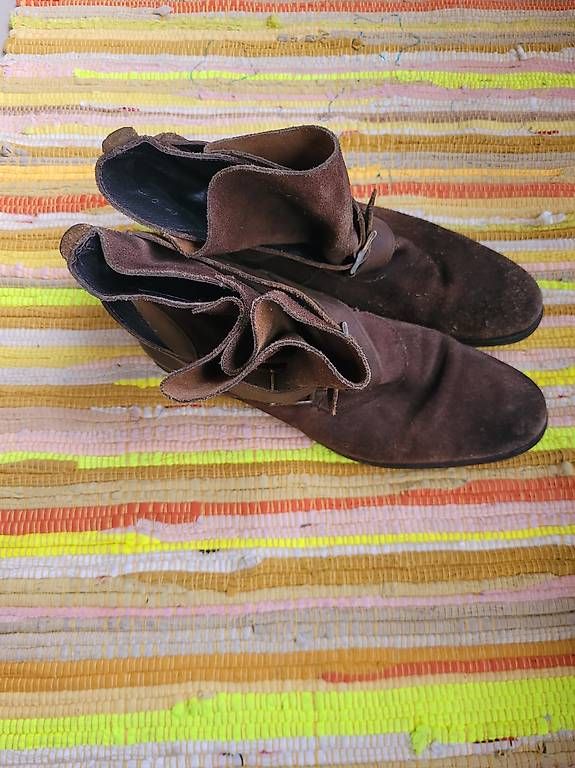 Chaussures femmes: wunderschöne Wildlederstiefeletten 40 – D'occasion à Winterthur par Grissini7 4