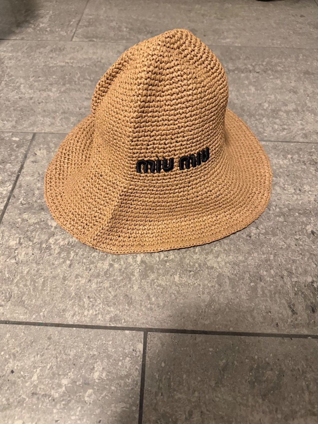 Hüte, Mützen & Caps: Miu Miu Hut – Neu (gemäss Beschreibung) aus Allschwil von lor_6cgq