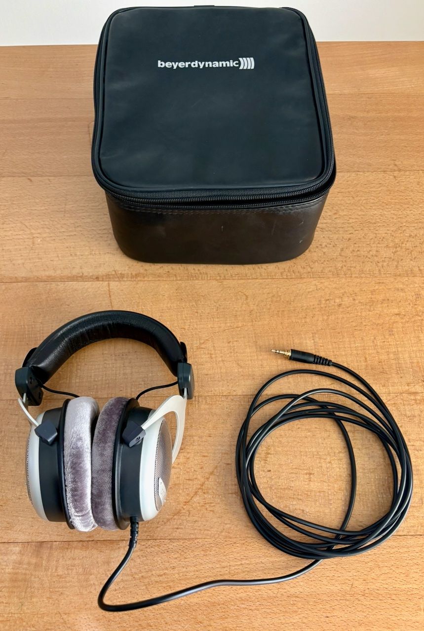 Beyerdynamic Kopfhörer: Beyerdynamic DT 880 Studio-Kopfhörer halboffen – Gebraucht aus Zürich von SierraKilo