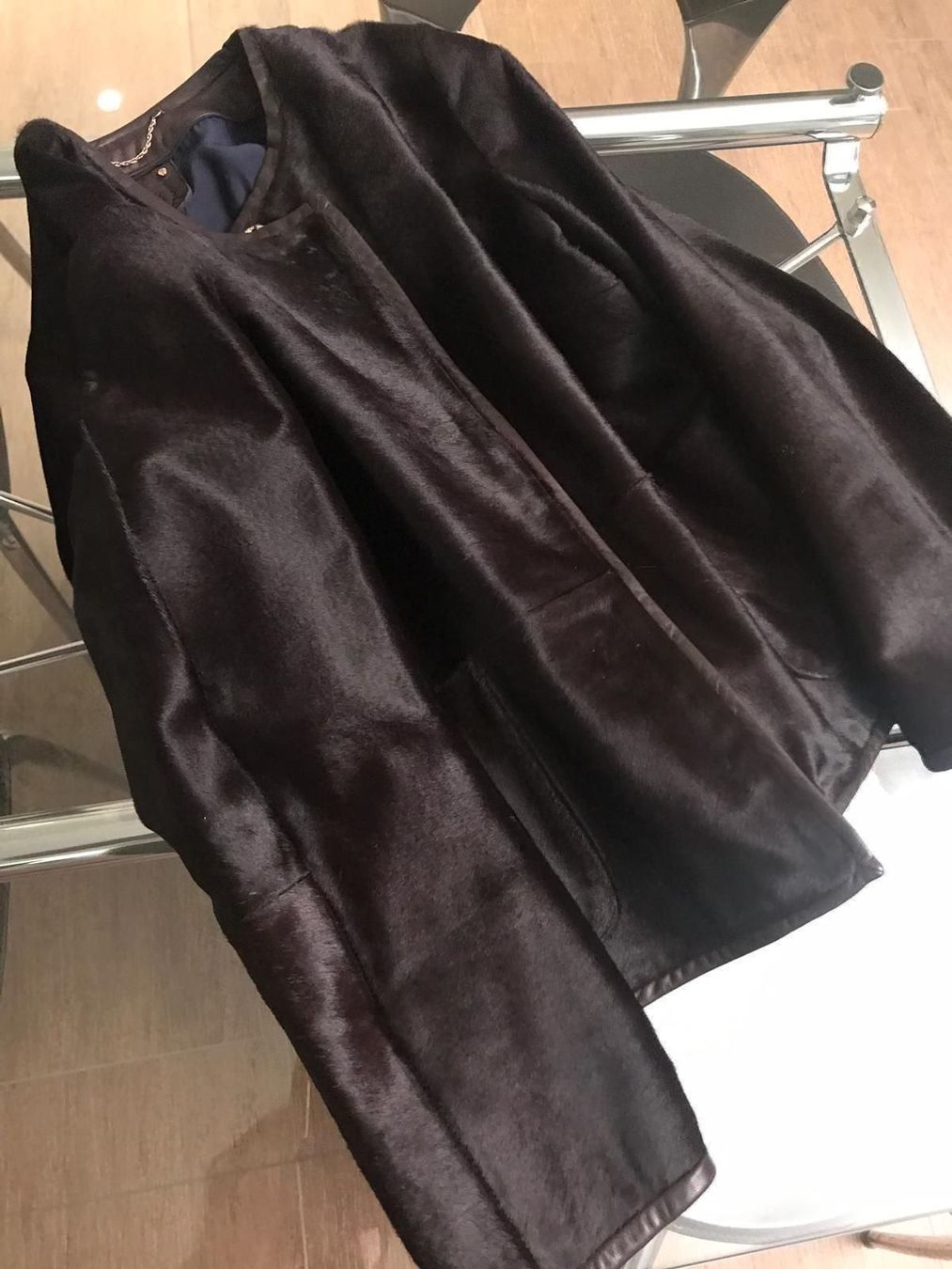 Massimo Dutti Vestes: Neue Massimo Dutti Felljacke – Neuf avec emballage d'origine à Zug par hautecoutureclub 4