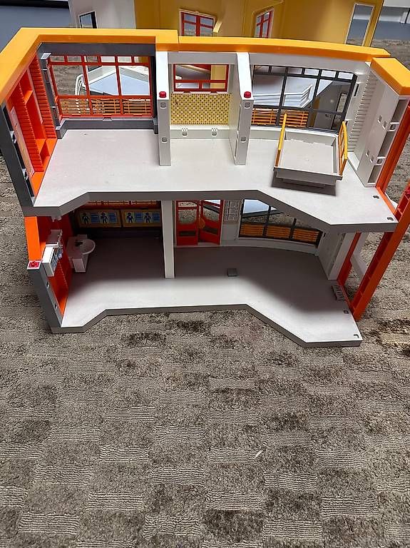 Giocattoli: Playmobil Krankenhaus  – Usato da Riehen venduto da IvoC02 1