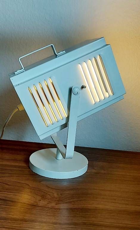 Lampen: Industriedesign Vintage Leuchte - Metall, einzigartiger Look – Gebraucht aus Gümligen von VIN-TAGE-ZONE 4