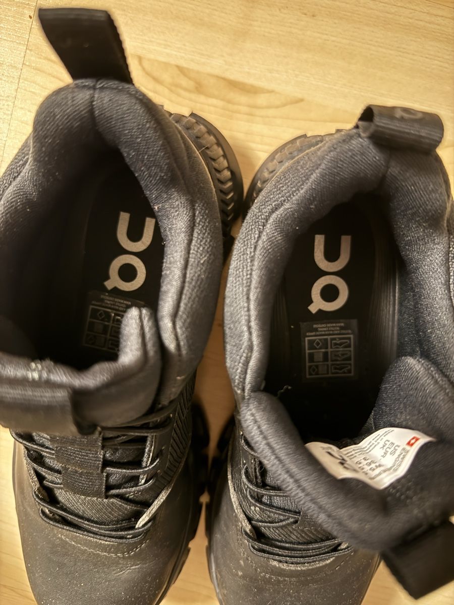 Scarpe da donna: On Cloudrock wasserfeste Hiking Boots schwarz – Nuovo (secondo la descrizione) da Oberurnen venduto da Thanuja_11 1