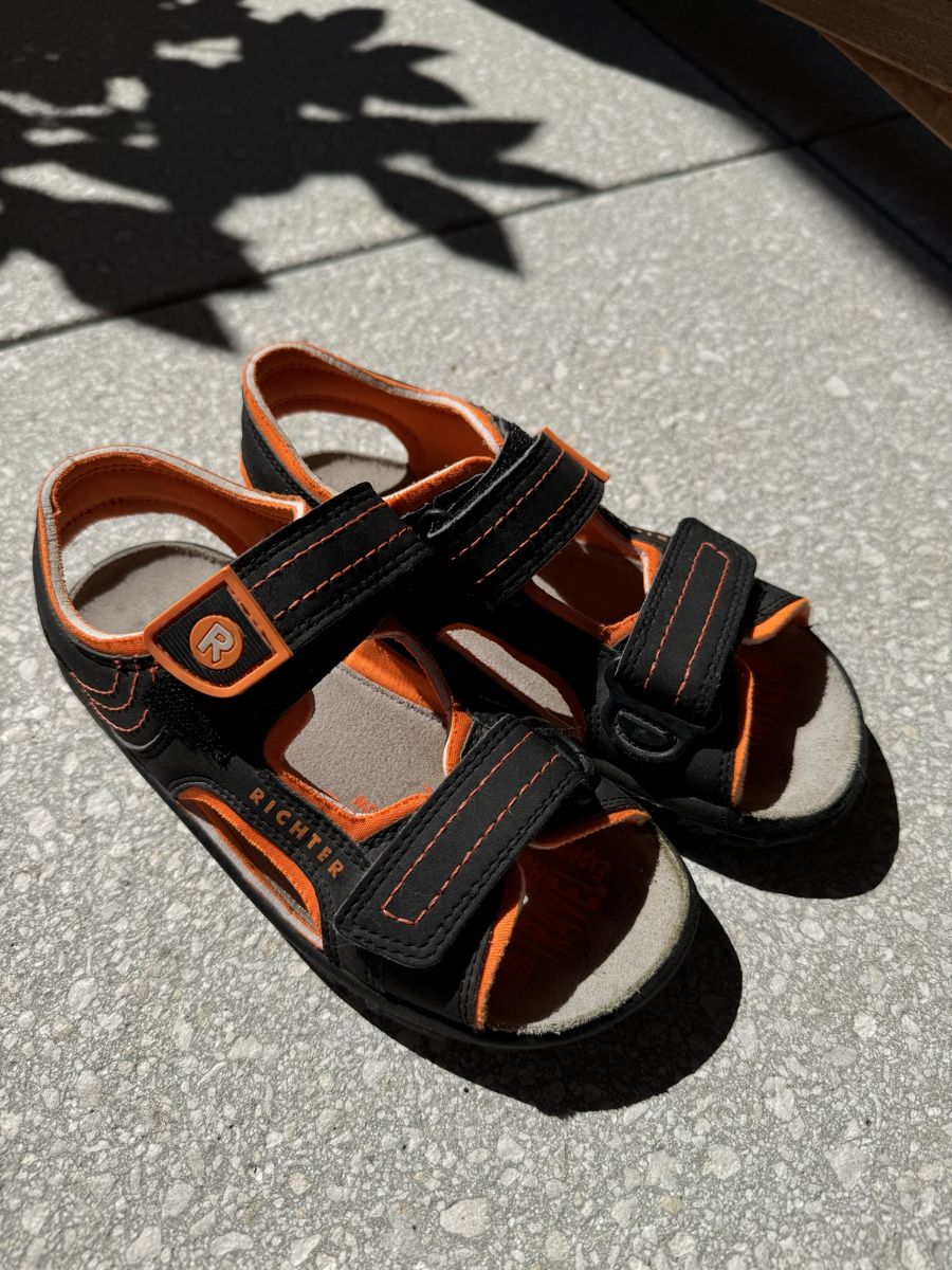 Chaussures garçon: Richter Sandalen schwarz/orange Gr. 31 – Neuf (Voir description) à Brütten par Rod816