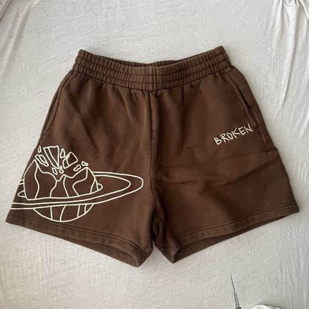 Broken Planet Market Shorts brown size M