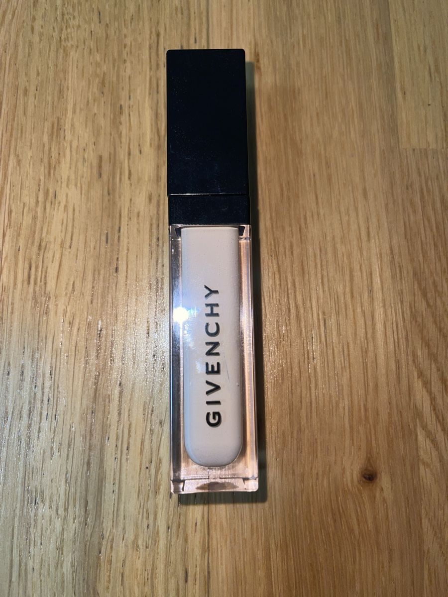 Givenchy Make-up: Givenchy Concealer - W100 – Nuovo (secondo la descrizione) da Fehraltorf venduto da aly_fn
