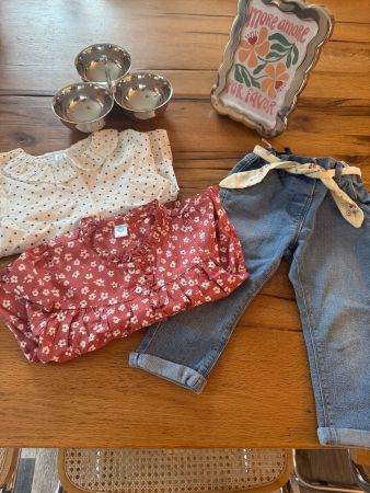 BABY GIRL 💕 set jeans & 2 jolies blouses 86