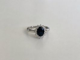 Ring mit Diamanten und Saphir Weissgold. Inkl. Zertifikat.