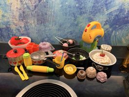 Puppenküche Spielküche Zubehör Köcherligeschirr Fake Kuchen