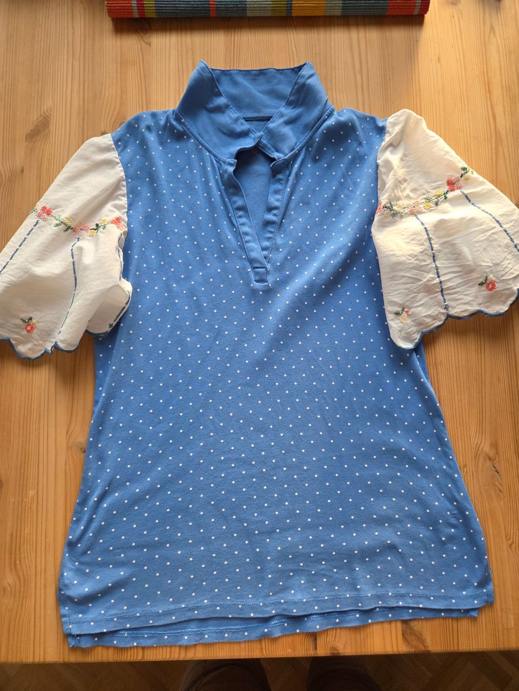 Magliette Polo: Poloshirt, upcycled, mit Spitze, L – Usato da Liestal venduto da ITOlio