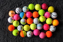 35 Golfbälle bringen Farbe ins Spiel!