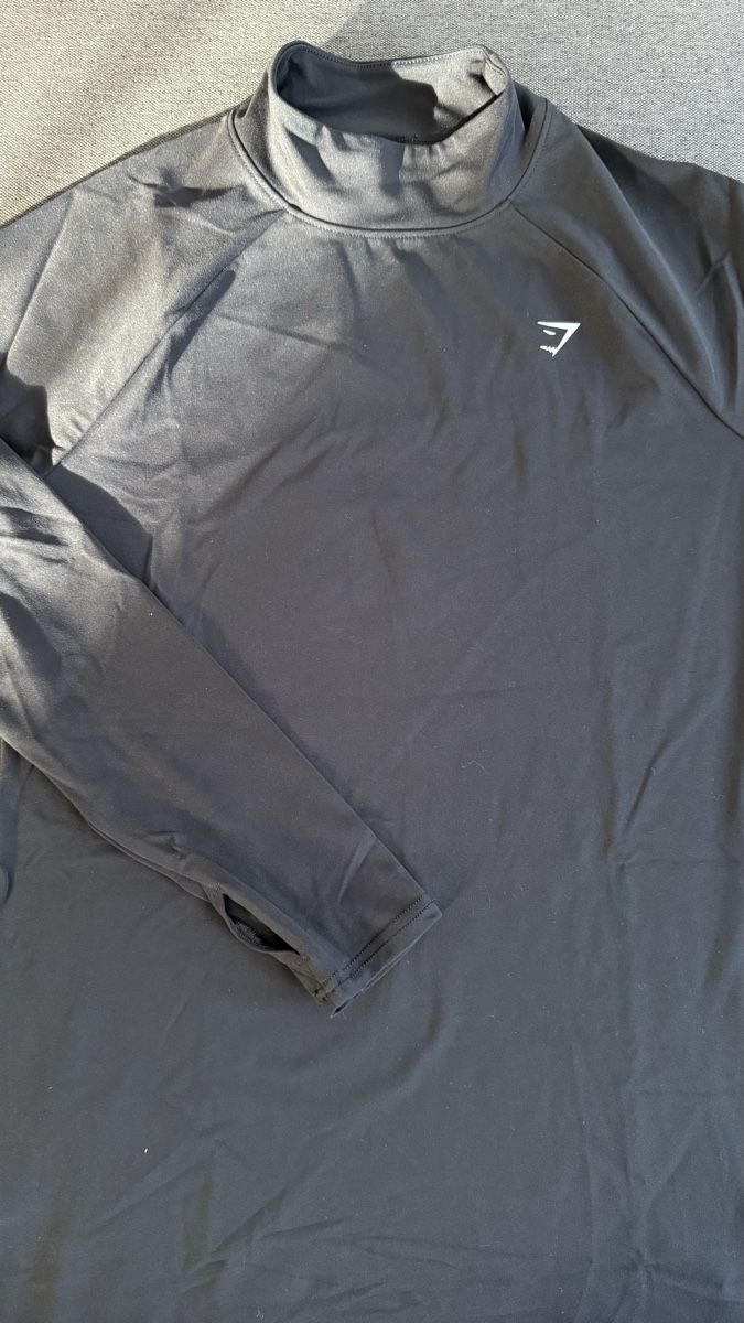 Gymshark Top: Modest Longline Gymshark Top – Usato da Zürich venduto da sel_9kd 3