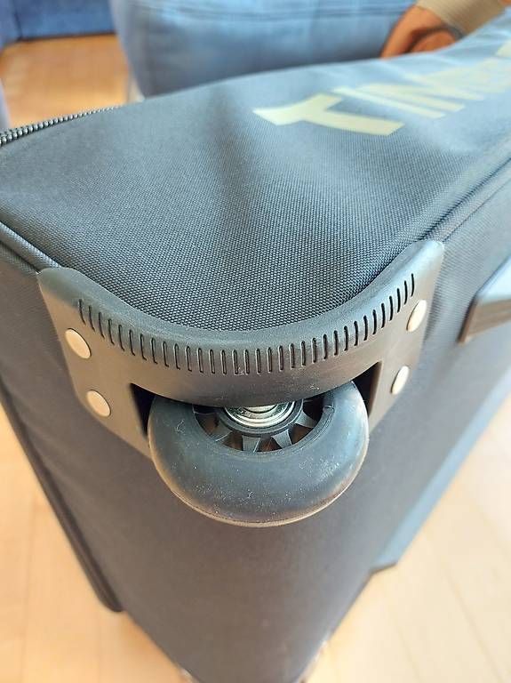 Timberland Taschen: Robuste Timberland Reisetasche mit Rollen – Gebraucht aus Flaach von nad_xpb7 1