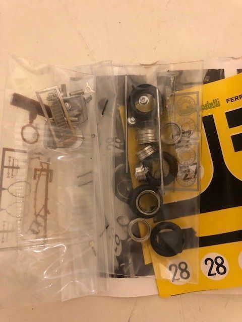 Ferrari Modellini d'auto: FDS-Kit Ferrari – Nuovo (secondo la descrizione) da Muttenz venduto da Gucci2005 6