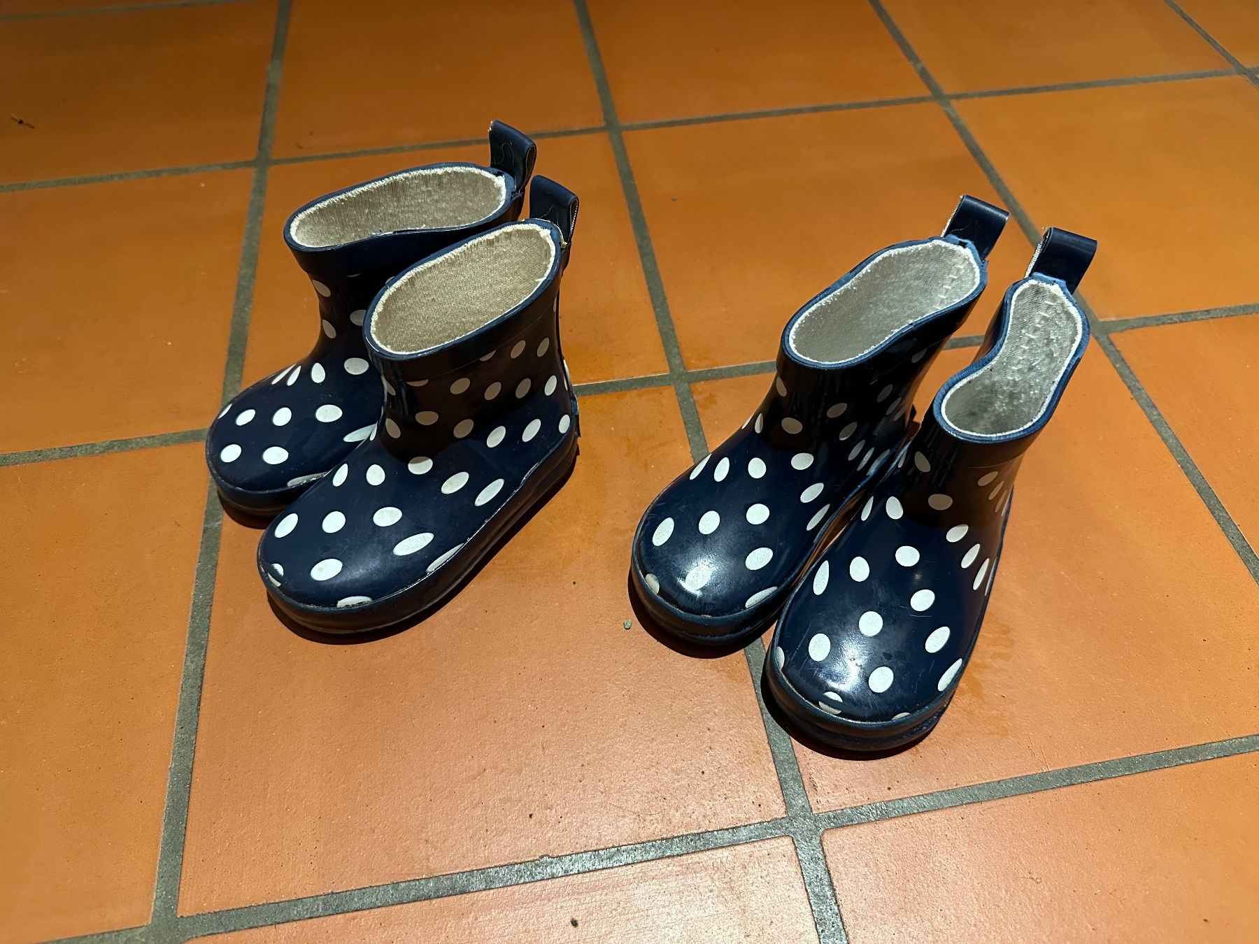 Scarpe per ragazzi: Zwillinge Gummistiefel Gr. 19 – Usato da Seuzach venduto da Leli.91