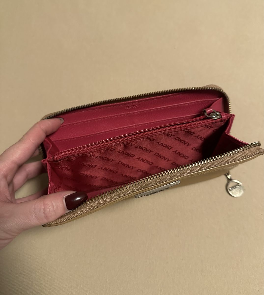 Portamonete: Dkny Portemonnaie – Usato da Othmarsingen venduto da J_Shop 1