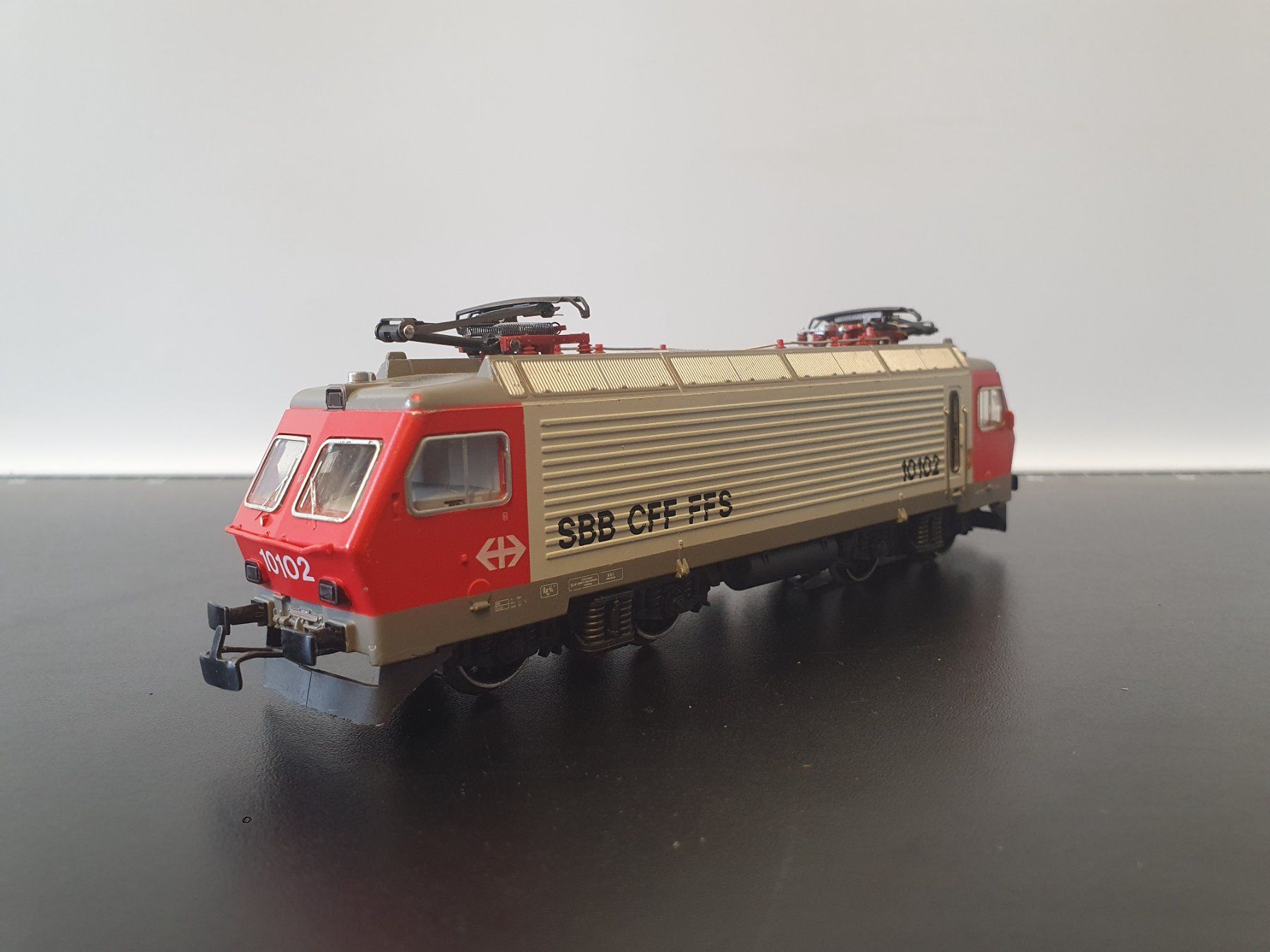 Märklin Modellini di ferrovie: MÄRKLIN: SBB Re 4/4IV 10102 ROT/GRAU – Usato da Biglen venduto da taunus82 3