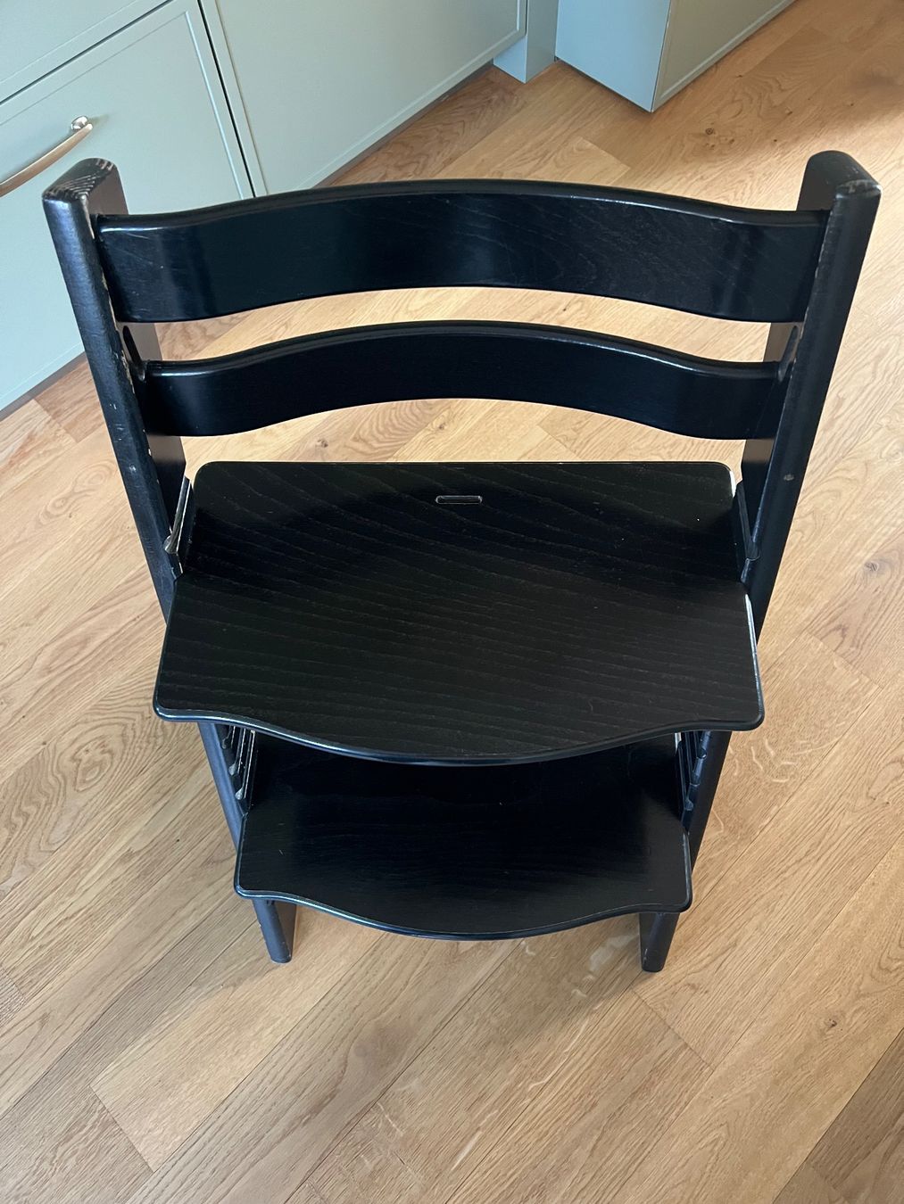 Stokke Seggioloni: Tripp Trapp von Stocke. Schwarz. – Usato da Thun venduto da mantschgi 1