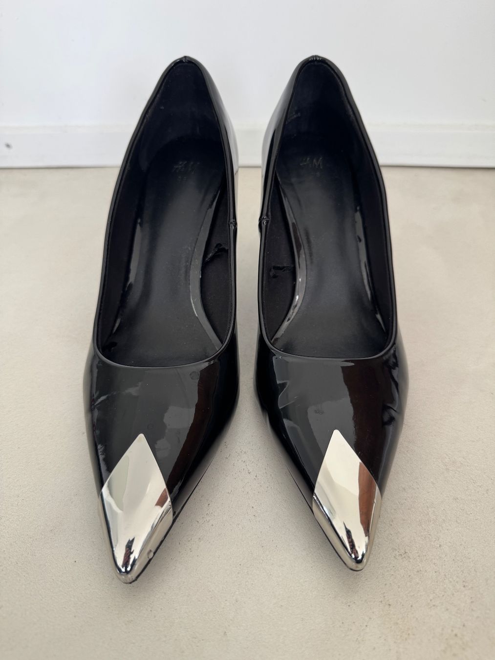 H&M Scarpe da donna: Escarpins noirs vernis brillant – Usato da giffers venduto da sev_c9x9 4