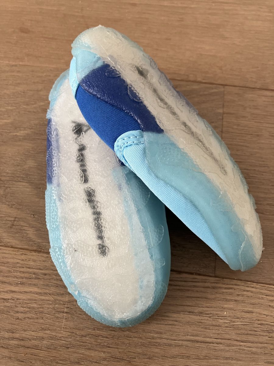 Scarpe da uomo: Badeschuhe Gr. 24/25 – Usato da Wattenwil venduto da blackburry3025 1