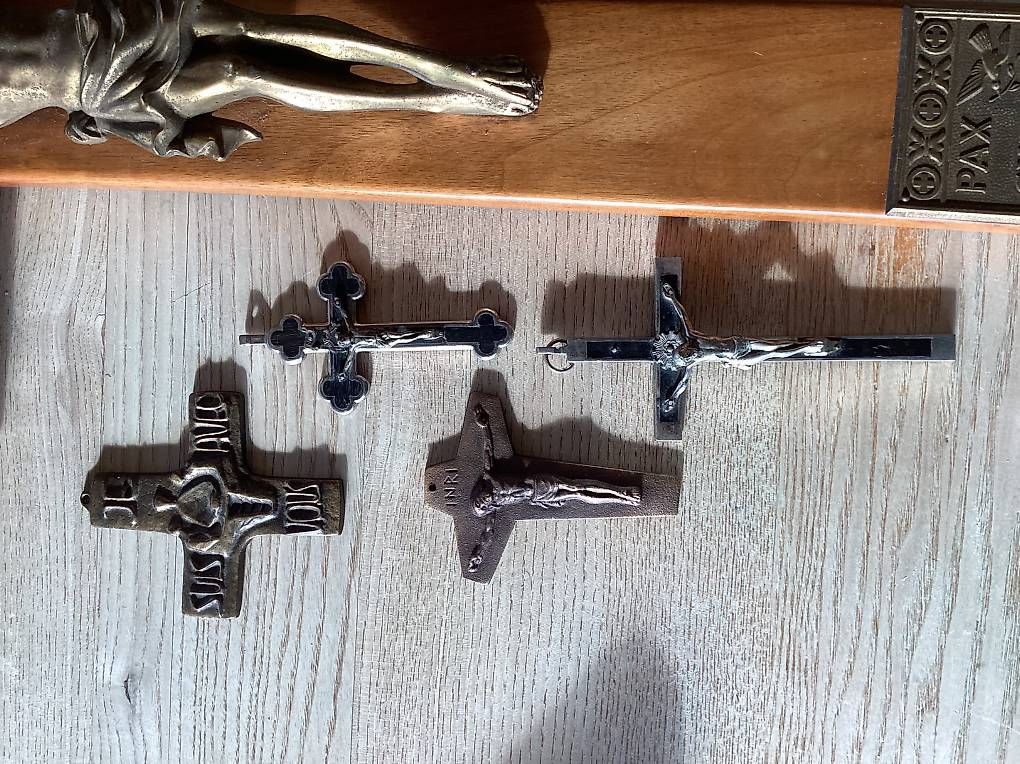 Skulpturen & Statuen: Signe religieux  – Gebraucht aus Corsier sur vevey von Hitu 1