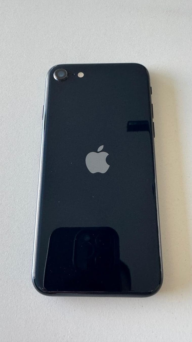 Apple Telefoni cellulari / Smartphones: IPhone SE 3. Gen 2022 / 64GB / 100% – Usato da Kreuzlingen venduto da kaizo 2