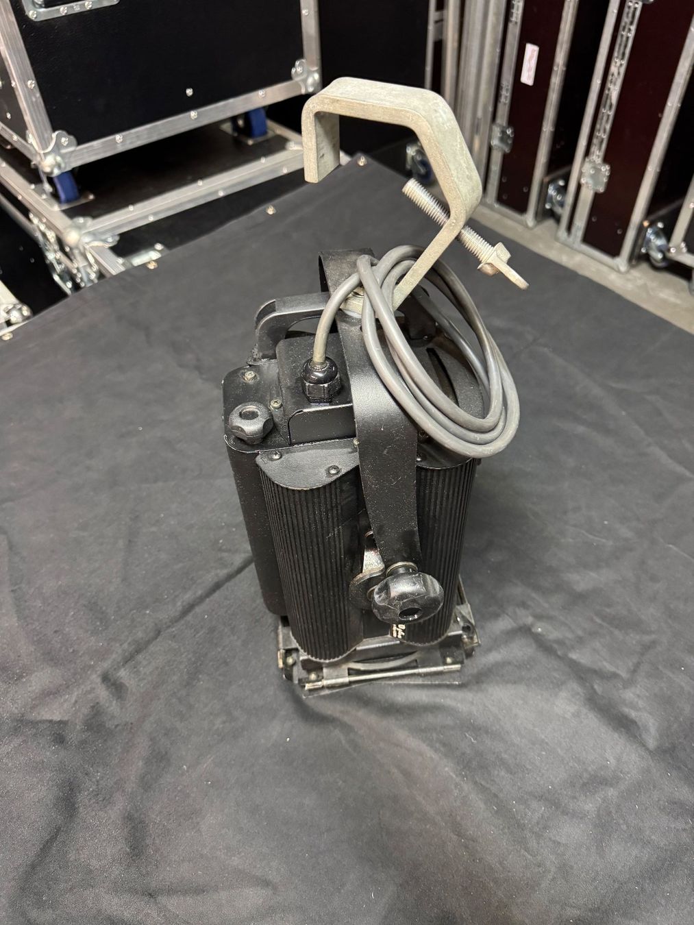 Lampade: Lichttechnik Suono pc650 plus Theaterbühne Profi Licht – Usato da Oberdorf NW venduto da AndotechnicsGmbH